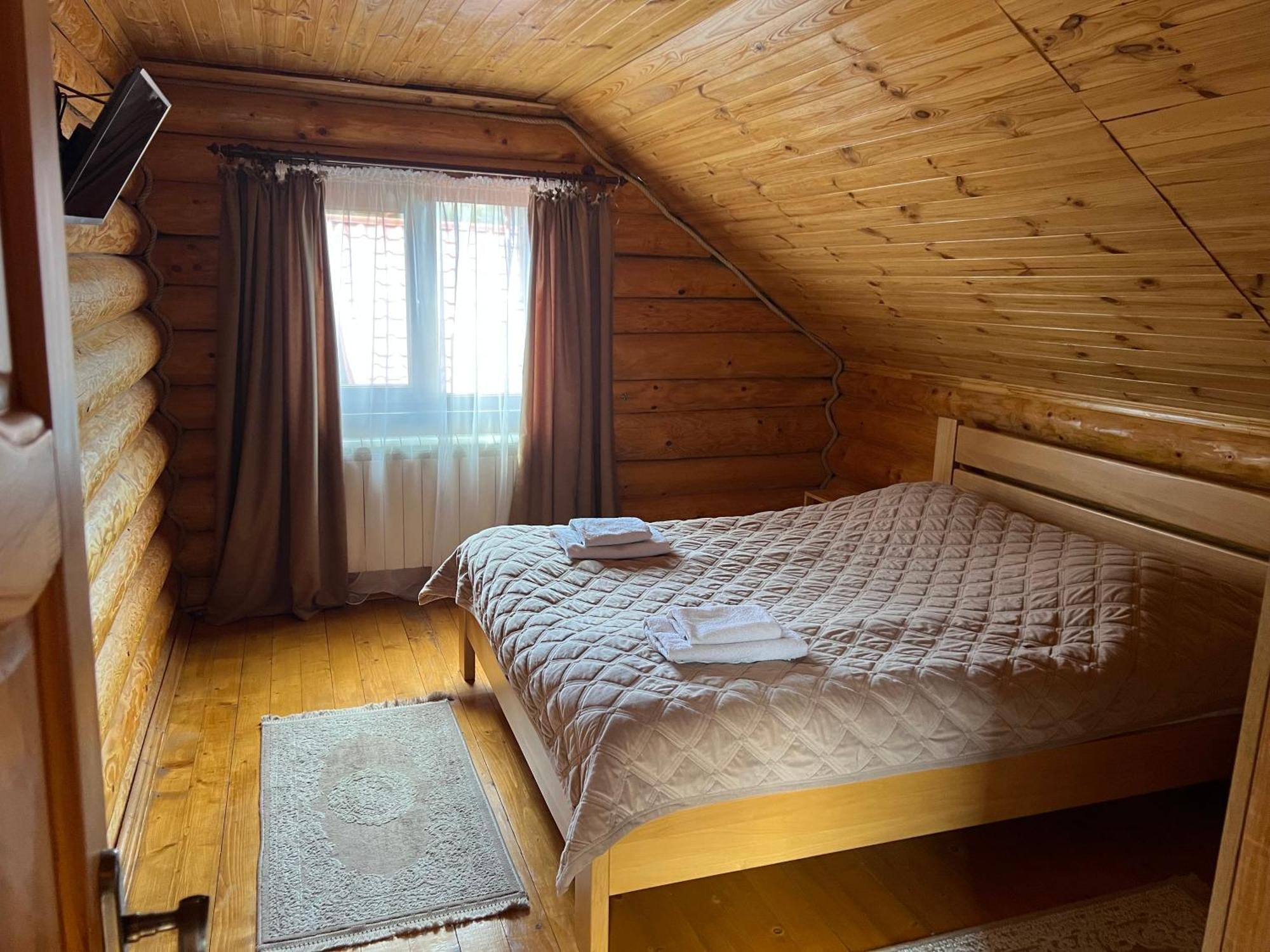 Smerekovyi Dvir 波利亚纳 外观 照片