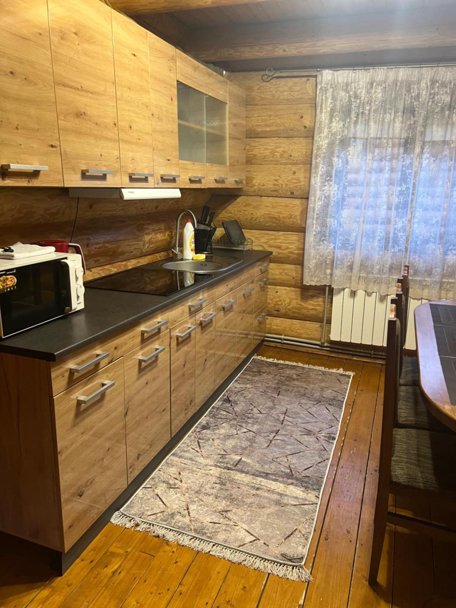 Smerekovyi Dvir 波利亚纳 外观 照片